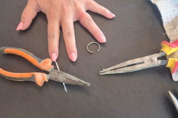 מזור: טבעת נתקעה באצבעה של אשה בהריון, מתנדב ידידים חילץ אותה מן האצבע בשלום