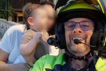 חדרה: תינוק ננעל בשגגה ברכב, מתנדב ידידים חילץ אותו בשלום • ״חשוב לי להדגיש לא לתת לילדים לשחק במפתחות הרכב״