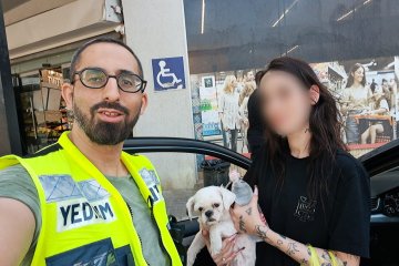 שדרות: כלבה ננעלה ברכב וחולצה בשלום ע”י מתנדב ידידים