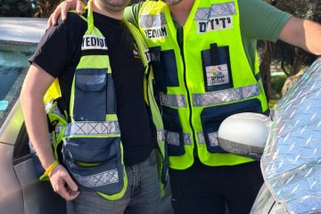 אירוע חריג באפרת: תינוקת ננעלה בשגגה ברכב, מתנדבי ידידים חילצו אותה בהצלחה, התינוקת פונתה לביה”ח לקבלת סיוע רפואי • ״נתקלנו ברכב נעול כבתוכו תינוקת כבת שבוע ששהתה בו מעל עשרים דקות״