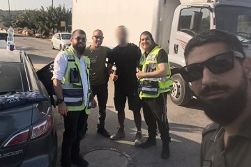 מבוא בית”ר: פעוט ננעל בשגגה ברכב, מתנדבי ידידים חילצו אותו בשלום • ״זכיתי להיות שותף בחילוץ פעוט שני בתוך יממה״