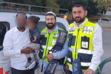 קריית גת: פעוט ננעל בשגגה ברכב, מתנדבי ידידים חילצו אותו בשלום