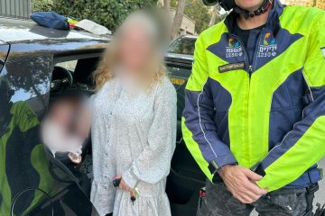 קטמון: תינוקת ננעלה בשגגה ברכב, מתנדב ידידים חילץ אותה בשלום • ״ילדי בית הספר לא הפסיקו להחמיא לידידים״