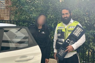 רחובות: פעוט ננעל ברכב בשגגה וחולץ בשלום ע”י מתנדבי ידידים