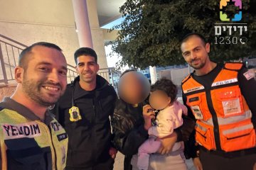 באר שבע: תינוק ננעל בשגגה ברכב, מתנדבי ידידים חילצו אותו בשלום • ״שמחה שיש ארגון כזה שנותן מענה מהיר וסיוע ללא גרימת נזק״ • צפו 🎥