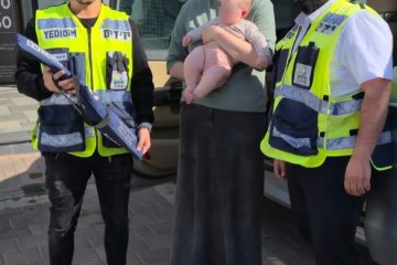 נתיבות: תינוקת ננעלה בשגגה ברכב, מתנדבי ידידים חילצו אותה בשלום • ״הגעתם כמו מלאכים מהשמיים״