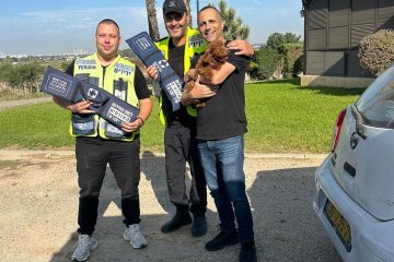עזריקם: כלב ננעל ברכב, מתנדבי ידידים חילצו אותו בשלום