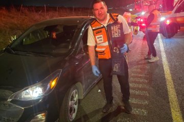 אירוע חריג בכביש 3: נהג איבד הכרה במהלך נסיעה, מתנדב ידידים חילץ אותו מרכבו ואף העניק טיפול רפואי • “זכיתי להיות האדם הנכון במקום הנכון להצלת חיים”