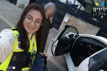 חדרה: פעוט ננעל ברכב וחולץ בשלום ע”י מתנדבת ידידים • בידידים קוראים להורים לאמץ “כלל מפתח”