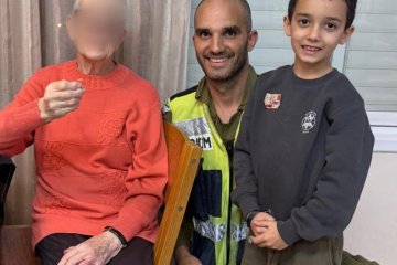 הרצליה: ארבע טבעות הוסרו מאצבעה של גברת על ידי מתנדב ידידים • “הגברת הזעיקה אותנו בהנחיית הרופאה המטפלת בבית החולים”