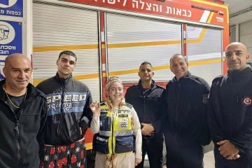 אירוע חריג באשקלון: טבעת נתקעה סביב אצבע של גבר, מנהלת הדרכות מחוז דרום בידידים חילצה את האצבע בשלום• צפו 🎥