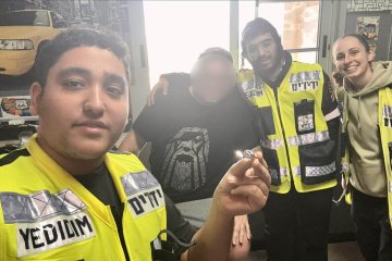 רחובות: טבעת נתקעה באצבעו של גבר, מתנדבי ידידים חילצו אותה בשלום