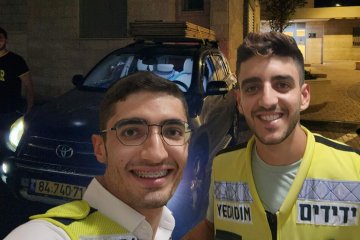 בקעה: פעוט ננעל בשגגה ברכב וחולץ בשלום ע”י מתנדבי ידידים • בידידים קוראים להורים לאמץ “כלל מפתח”