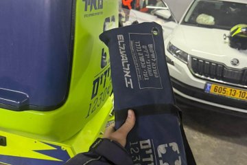 רוממה: ההורים חזרו מקניות בקניון ובנם התינוק ננעל ברכב • מתנדבי ידידים הוזעקו וחילצו אותו בשלום • צפו🎥