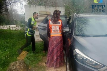 קיבוץ ברקאי: פעוט ננעל בשגגה ברכב, מתנדבי ידידים חילצו אותו בשלום • “האם הייתה בסערת רגשות”