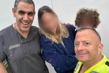 תל השומר: פעוטה ננעלה ברכב וחולצה בשלום על ידי מתנדב ידידים • “הגעתי למקום עם האמבולנס הפרטי שברשותי”