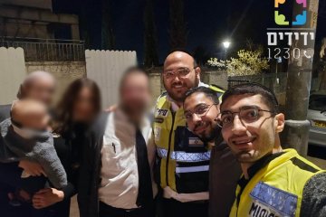רמת שלמה: תינוק ננעל לבדו ברכב ומתנדבי ידידים חילצו אותו בשלום