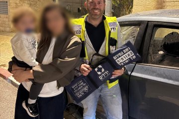 מודיעין: פעוט ננעל לבדו ברכב וחולץ בשלום על־ידי מתנדב ידידים