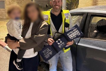 מודיעין: פעוט ננעל לבדו ברכב וחולץ בשלום על־ידי מתנדב ידידים