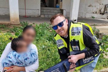 חדרה: תינוק ננעל ברכב וחולץ בשלום על ידי מתנדבי ידידים • “החילוץ הזוגי הראשון שלנו”