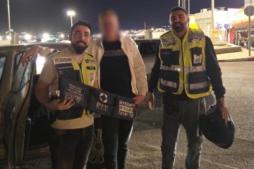 אילת: חתול ננעל בשגגה ברכב, מתנדבי ידידים חילצו אותו בשלום • ״החתול קרוב לליבי ונסעתי בשבילו מהמרכז עד אילת״