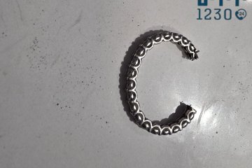 פתח תקווה: טבעת של אישה נתקעה באצבעה – מתנדב ידידים שחרר את הטבעת וחילץ את האצבע בשלום • “היה צורך להסיר יהלום כדי לשחרר את הטבעת”