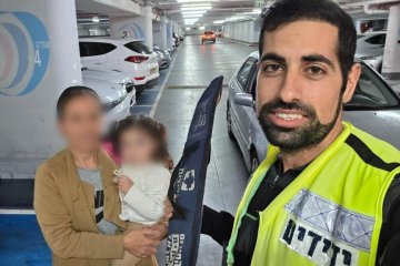 חולון: תינוקת ננעלה בשגגה ברכב, מתנדב ידידים חילץ אותה בשלום