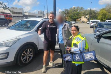 קרית גת: פעוטה ננעלה בשגגה ברכב, מתנדבי ידידים חילצו אותו בשלום • ״הצלתם אותנו״