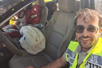 קרית אתא: זוג פעוטות ננעלו בשגגה ברכב, מתנדב ידידים חילץ אותם בשלום.
