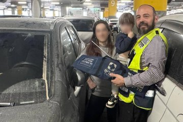 ראשון לציון: פעוט ננעל בשגגה ברכב, מתנדב ידידים חילץ אותו בשלום