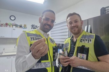 חריש: טבעת נתקעה על אצבעה של אישה וחולצה על ידי מתנדבי ידידים