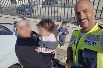 מגדל העמק: פעוט ננעל בשגגה ברכב, מתנדב ידידים חילץ אותו בשלום