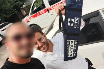 עפולה: תינוקת ננעלה בשגגה ברכב, מתנדב ידידים חילץ אותה בשלום