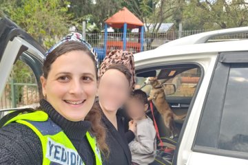 קדומים: כלב ננעל ברכב לעיני בעליו, מנהלת המרחב חילצה אותו בשלום • “בעבר היה להם מקרה דומה, אך שם הכלב לא שרד”