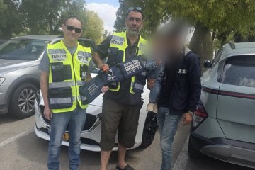 באר שבע: תינוק ננעל בשגגה ברכב, מתנדבי ידידים חילצו אותו בשלום • בידידים קוראים להורים לאמץ ״כלל מפתח״