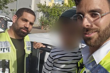 חדרה: ילד ננעל ברכב לעיני אביו וחולץ על ידי מתנדב ידידים • “האבא היה בשוק מהמהירות שבה הגעתי”