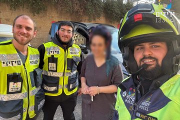 ארנונה: צמד תינוקות אחים ננעלו לבדם ברכב וחולצו בשלום על־ידי מתנדבי ידידים