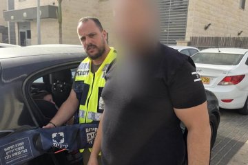 באר שבע: פעוט ננעל בשגגה ברכב, מתנדבי ידידים חילצו אותו בשלום • ״האבא היה בהלם מהמהירות והחילוץ הנקי ללא נזק״