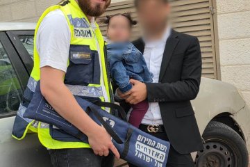 רמת־שלמה: פעוטה ננעלה לבדה ברכב וחולצה בשלום על־ידי מתנדבי ידידים