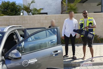 אשקלון: פעוט ננעל בשגגה ברכב וחולץ בשלום על ידי מתנדבי ידידים • “תחושת סיפוק מרובה של הצלת חיים”