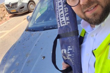 הר־אדר: תינוק ננעל לבדו ברכב וחולץ בשלום על־ידי מתנדבי ידידים • “מטיפת חלב היישר להצלת חיי תינוק אחר”