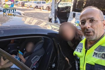 קריית אונו: תינוק ננעל בשגגה ברכב, מתנדב ידידים חילץ אותו בשלום • ״בדרך למקום שוחחתי עם האמא בטלפון כדי להרגיע אותה״