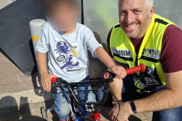גבעת שמואל: רגלו של ילד נלכדה בדוושת אופניים, מתנדב ידידים חילץ את הרגל בבטחה