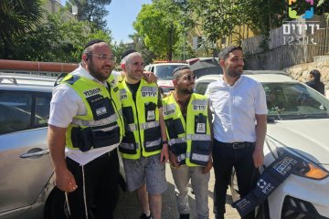 קרית היובל: פעוט ננעל לבדו ברכב וחולץ בשלום על־ידי מנהל הצוות ומתנדבי ידידים