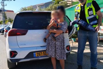 תקוע: פעוט ננעל לבדו ברכב וחולץ בשלום על־ידי מתנדבי ידידים • “האם הודתה כשבנה שליו ורגוע בידיה”
