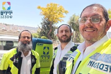רמות: תינוק ננעל לבדו ברכב וחולץ בשלום על־ידי מתנדבי ידידים • “הרכב עמד תחת שמש קיצונית”