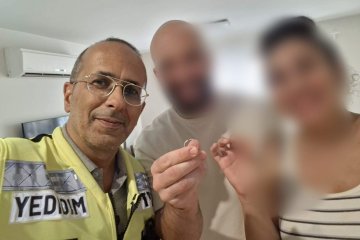 אבן יהודה: שתי טבעות של אישה נתקעו באצבעה – מתנדב ידידים שחרר את הטבעות וחילץ את האצבע בשלום