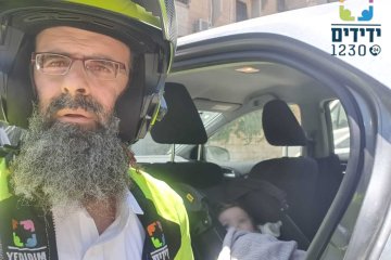רמות: תינוק ננעל לבדו ברכב וחולץ בשלום על־ידי מתנדבי ידידים • “מד החום בחוץ עמד על 32 מעלות”