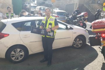 שערי חסד: פעוטה ננעלה לבדה ברכב וחולצה בשלום על־ידי מתנדבי ידידים