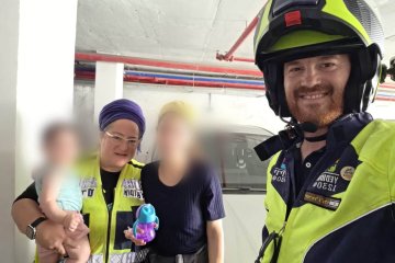 חריש: תינוקת ננעלה ברכב בשגגה לעיני אמה, מתנדבי ידידים חילצו אותה בשלום • “עוד רגע אחד התינוקת היתה מאבדת הכרה”